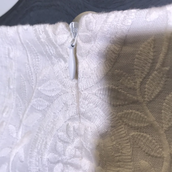 W by Worth White Embroidered Pencil Skirt Size 4 w/ Back Zip and Vent NWT - Picture 3 of 10